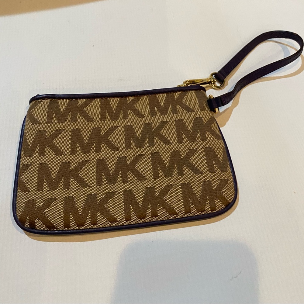 Michael Kors small wristlet